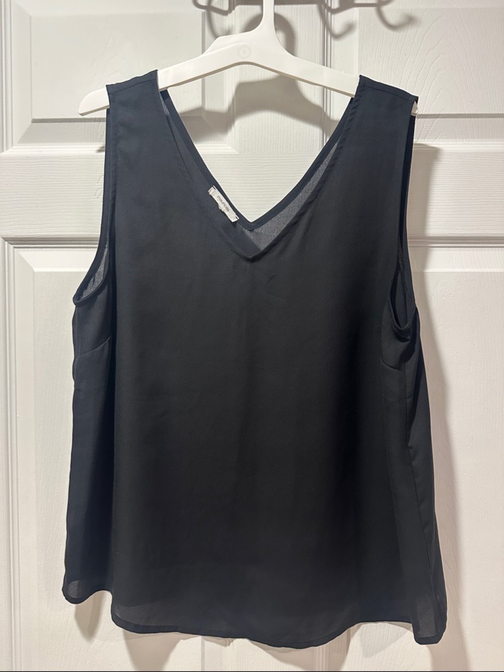 Maurices Women's Black V-Neck Sleeveless Top